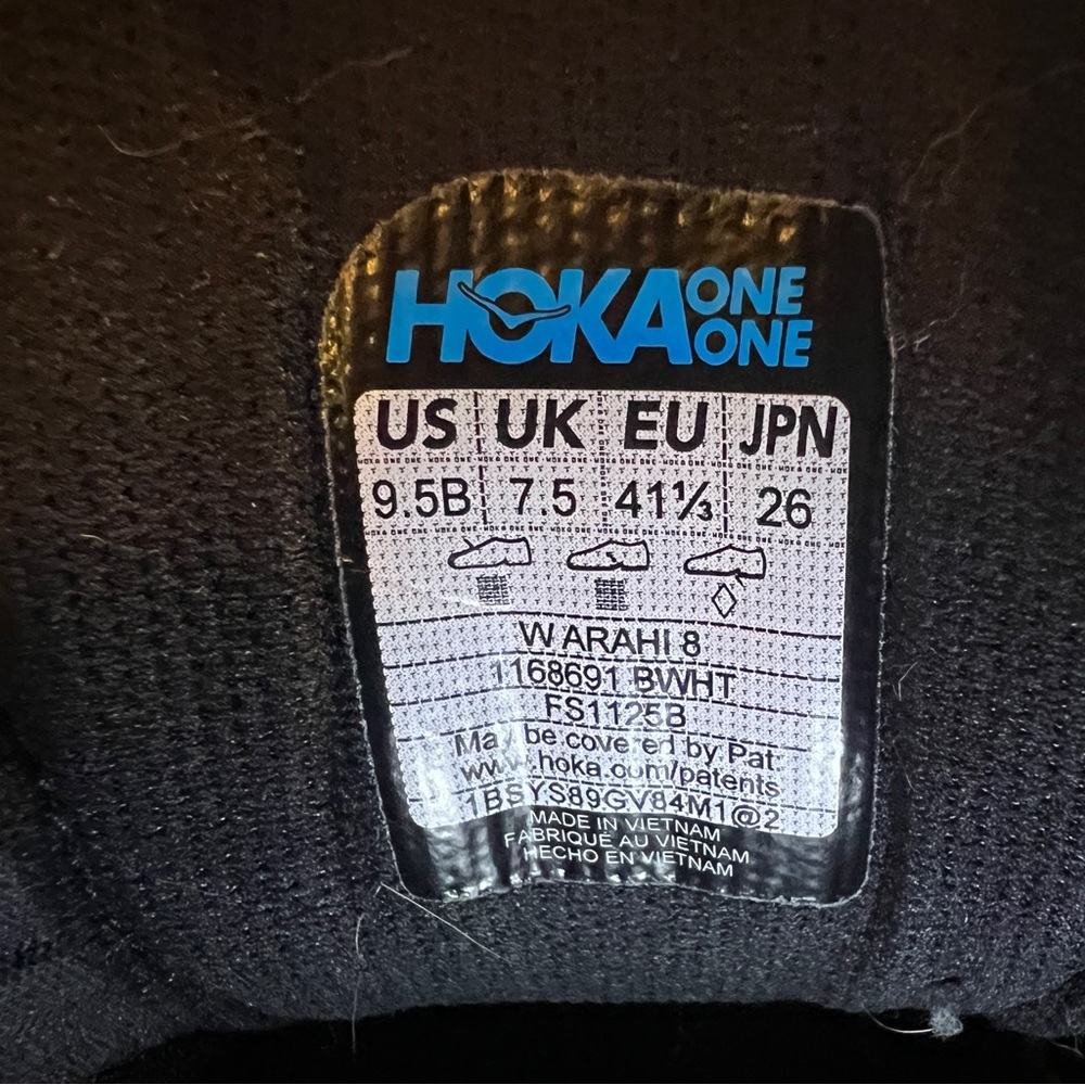 Barely worn - Hoka One Arahi 8 in Black and White - Size 9.5 - Picture 13 of 13